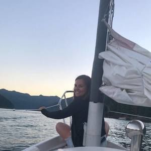 Meet your Posher, Ariana